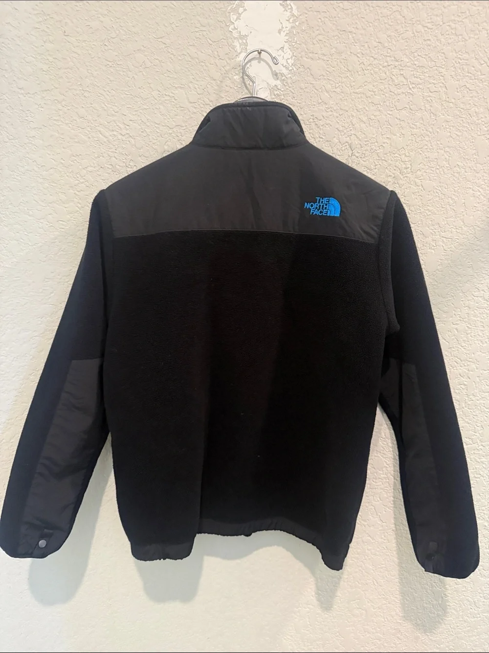 The North Face Black Fleece Jacket with Bright Blue Zipper and Logo L 14/16 - Picture 9 of 10